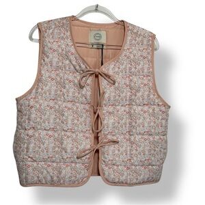 Stoosh by 26 International Vest Peach Floral Quilted Puffer Size‎ Medium NWT